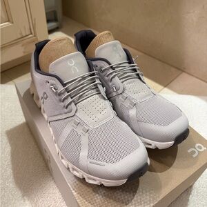 On Running Men’s Cloud 5 Waterproof Sneaker | Size 11 | Glacier/White